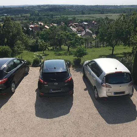 Im Obergeschoss Mit Suedlage Und Balkon Apartmán Hévíz